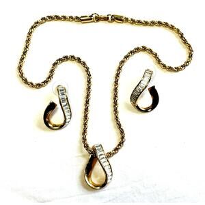 Gold Tone Swarovski Jewelry Set Baguette Crystal Twist Necklace Pierced Earring